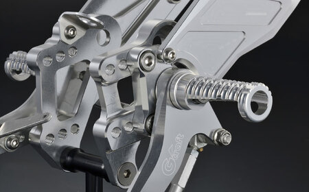 モンキー125（JB02/JB03/JB05）3P バックステップ　シルバー / カスタム カスタムパーツ バイクカスタム モンキー125 ツーリング パーツ Gクラフト 亀山市/有限会社ギルドデザイン [AMAA030]