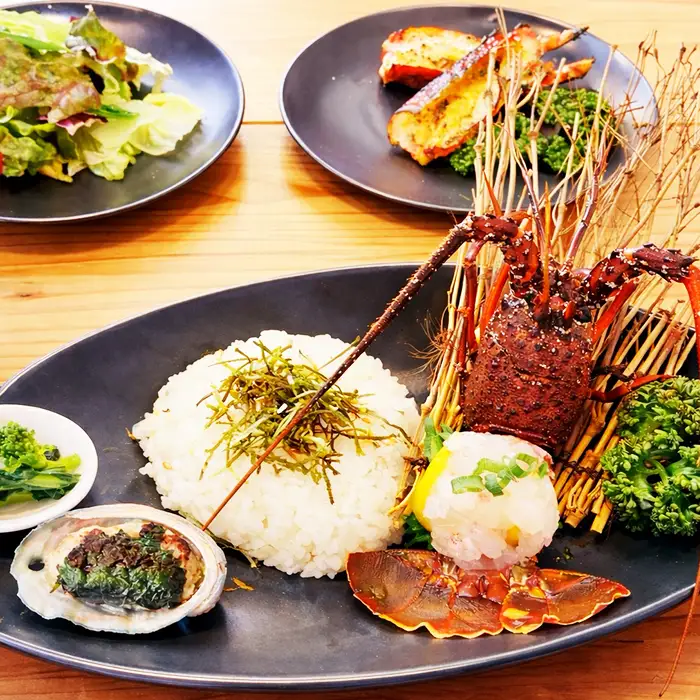 【千葉県鴨川市】伊勢海老料理＆自家製スイーツ『EBIYA.CAFE』お食事券９千円相当　[0030-0127]