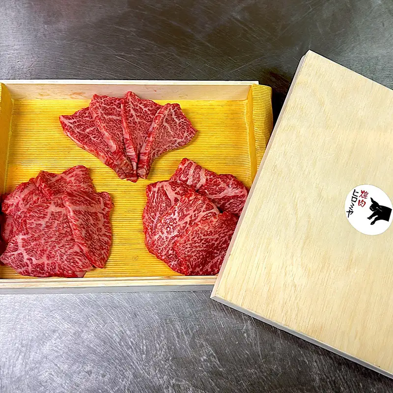 [木箱入り] 焼肉ヒロミヤ厳選！茨城県産 常陸牛焼肉セット（茨城県共通返礼品）／ ランプ イチボ ヒレ 計400g ３種 盛り合わせ タレつき にんにく塩付き ブランド牛 フィレ ヘレ 高品質 贈り物 ギフト 茨城県 五霞町【価格改定】