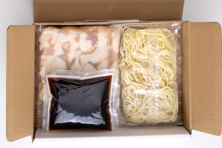 やまや もつ鍋 博多 もつ鍋セット あごだし 醤油味 3?4人前 [やまやコミュニケーションズ 福岡県 筑紫野市 21760876]