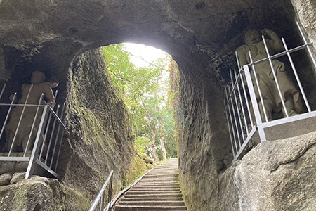 鋸山ガイド：江戸時代からの公式ルート表参道から参拝する古刹「日本寺」ツアー 1名様