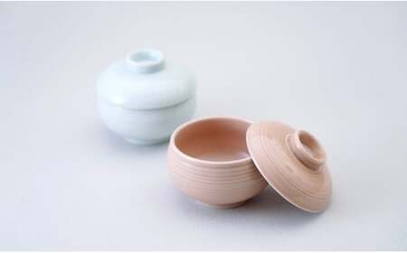 有田焼 千福鈴（せんぷくりん）茶碗蒸し碗 白磁と薄桜釉 ペア セット 【 幸楽窯 / YUIKA Lab 】 紅白器 お祝い 蓋物 食器 A18-244