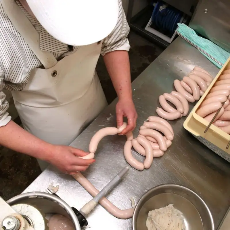 自家製ソーセージとバイエルン料理のお店《IngoBingo》お食事・お買い物に使える3,000円分チケット（ふるさとチケット） チケット 食事券 お食事券 ソーセージ ベーコン 加工品 加工食品 燻製 人気 ドイツソーセージ ギフト 贈り物 プレゼント ビール_0055-002-se6