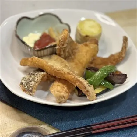 一夜干しかれい「ソウハチ 4尾」と「かれいの唐揚げ」を得意料理にするセット MM0269【配送不可地域：離島】【1642132】