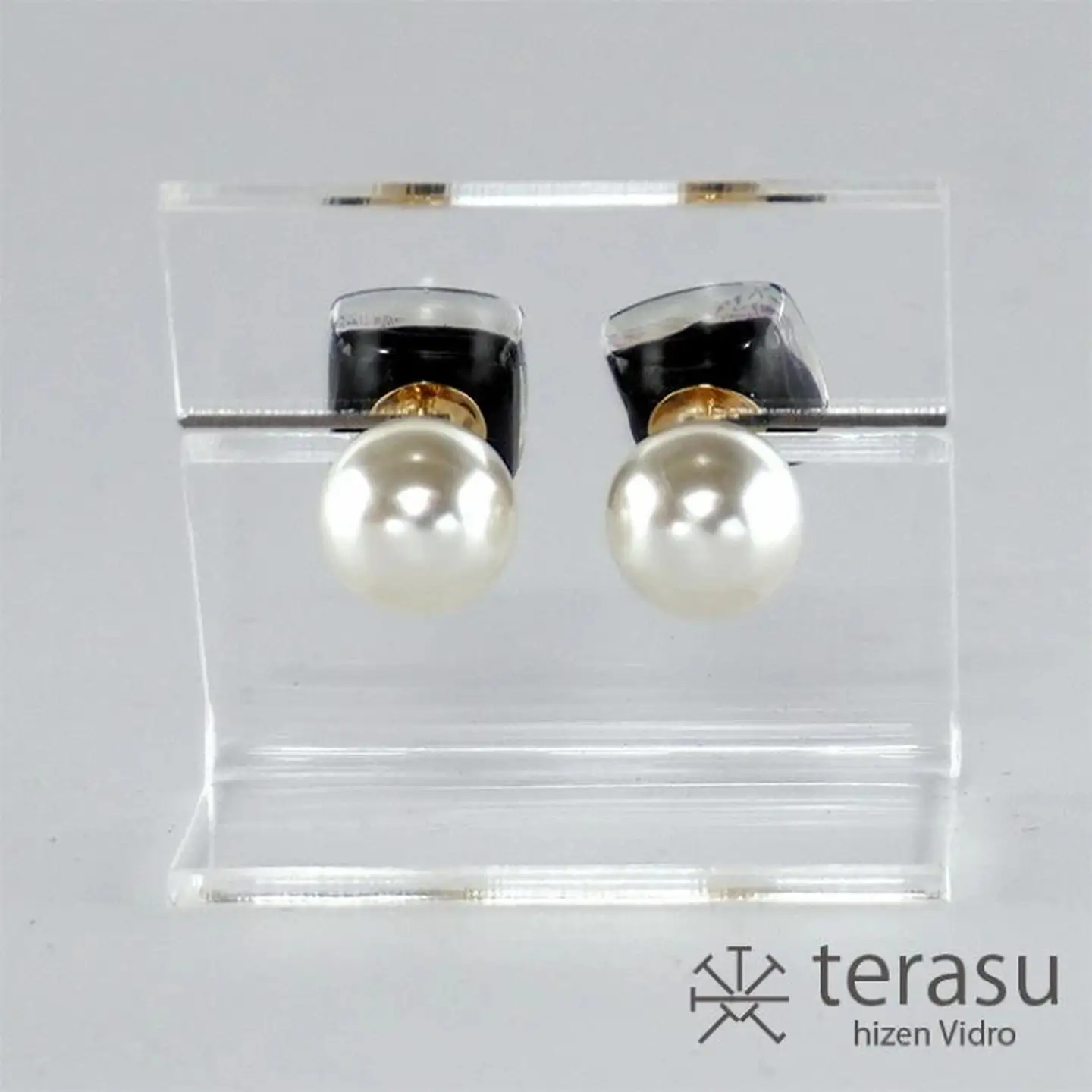 肥前びーどろピアス（青・四角） 工芸品 伝統工芸品 副島硝子 ガラス アクセサリー ピアス プレゼント ギフト 母の日 ：B320-010