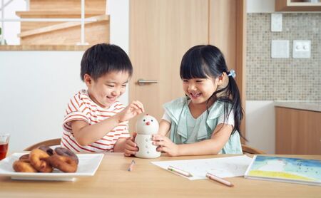 未来のファミリー ロボット BOCCO emo（ボッコ エモ） 電化製品 懐かしい 豊か 感情 心地よい 距離感 住む 家族 スマホ SNS メッセージ アプリ コミュニケーション 活性化 