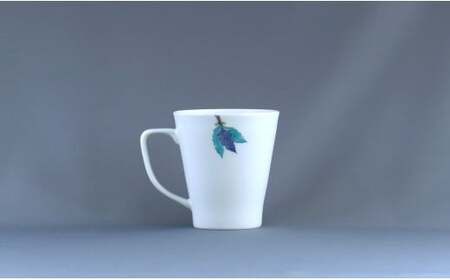 有田焼 マグカップ〈吉野桜文〉【赤絵白磁硯処 雪月花】食器 器 うつわ 手描き 伝統工芸 ギフト 贈り物 45000円 A45-326