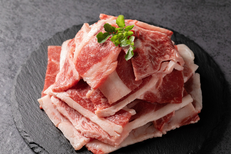 訳あり くまもと黒毛和牛 切り落とし 焼肉 400g 牛肉 和牛 国産 赤身 厚切り バーベキュー BBQ わけあり ワケアリ ギフト 贈答用 ワイエスフード 熊本 阿蘇 南小国町 送料無料