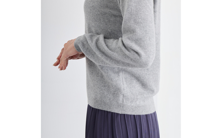 ベビーカシミヤ　クルーネックセーター　レディース　Mサイズ　【グレー】 【178008-1】 ｶｼﾐﾔ 天然素材 ｾｰﾀｰ 服 国産 国内製造 ﾍﾞﾋﾞｰｶｼﾐﾔ