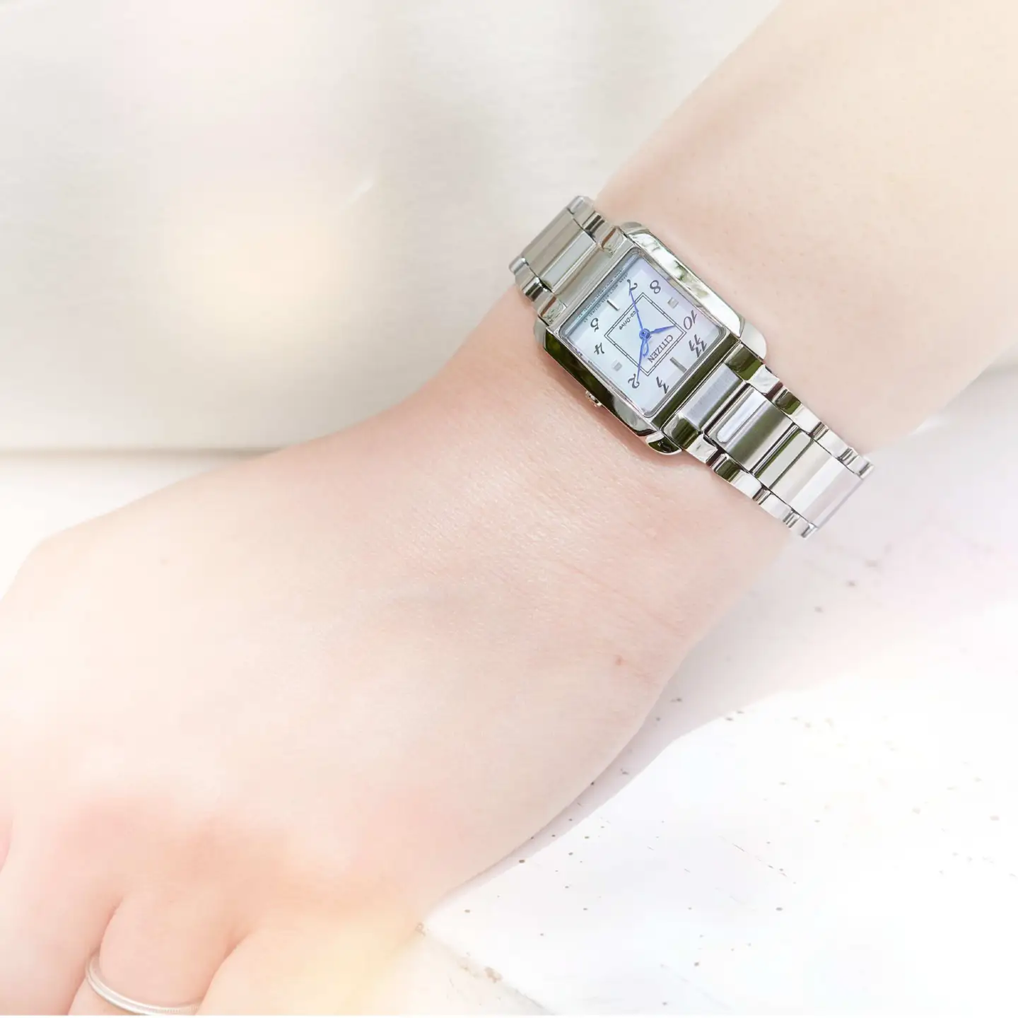 シチズン　腕時計　シチズンL　EW5600-87D