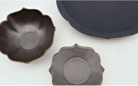 有田焼 黒マット 桔梗渕 3点 セット【深海三龍堂】食器 器 うつわ 和食器 小鉢 お皿 小皿 銘々皿 取り皿 菓子皿 豆皿 おもてなし 高級感 陶磁器 30000円 3万円 A30-831