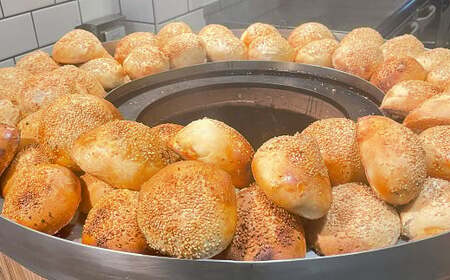 【台湾老劉胡椒餅】冷凍胡椒餅 6個入（1個あたり約150g） 台湾フード B級グルメ 日本初 専門店 特製 サクモチ 肉汁 冷凍