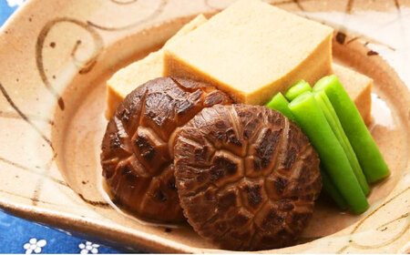 対馬 原木 天白どんこ椎茸 1箱（150g）《対馬市》【うえはら株式会社】 対馬産 肉厚 しいたけ 乾燥 きのこ[WAI119]
