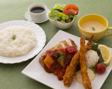 B313 八尾の秘湯 八尾天然温泉 日帰り入館券＆ランチ＆ワンドリンク【温泉 チケット 旅行 トラベル 八尾グランドホテル 大阪 八尾市】 