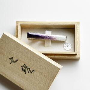 藤色の七宝焼ネクタイピン(長)