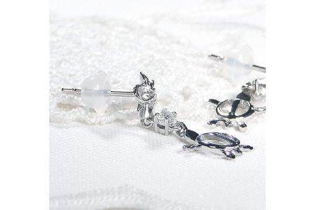 ピアス ハワイアン スタッドピアス プラチナ PT900 ダイヤモンド 0.08ct プルメリア カメ ホヌ ウミガメ 揺れる 【f286-pt】 [オーダーメイドジュエリーメイ 山梨県 韮崎市 20745221]
