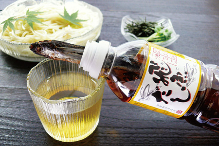 だし あご 飛魚 飛魚だし 希釈用 3.0L（500ml×6本） 6回 定期便 総計18.0L [海産物のわたなべ 長崎県 平戸市 hr42bgy390035]