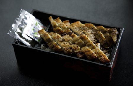 【うなぎ】老舗料亭のしろまぶし（希少な白焼のしろまぶし）一人折｜うなぎ