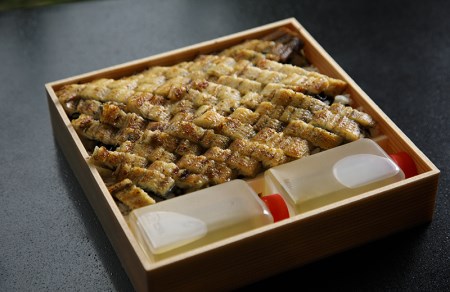 【うなぎ】老舗料亭のしろまぶし（希少な白焼のひつまぶし）二人折｜うなぎ