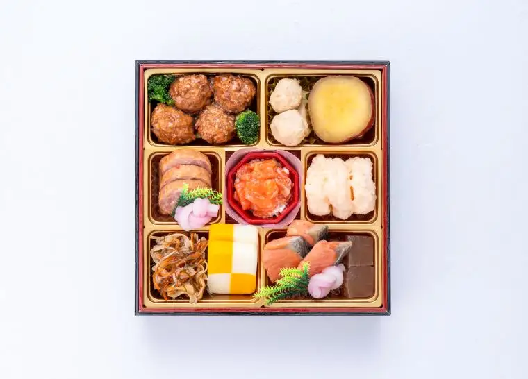 千賀屋謹製 2027年 迎春おせち料理「おもいやり」和風三段重 3人前 全38品 冷蔵_12月30日配送【G0176】