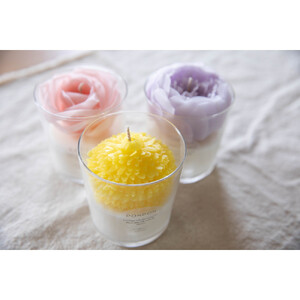 リアルなお花のキャンドル　『ぽんぽん菊』(はちみつの香り)