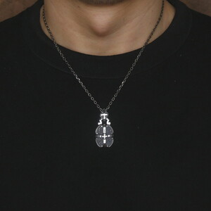 medium oval pendant