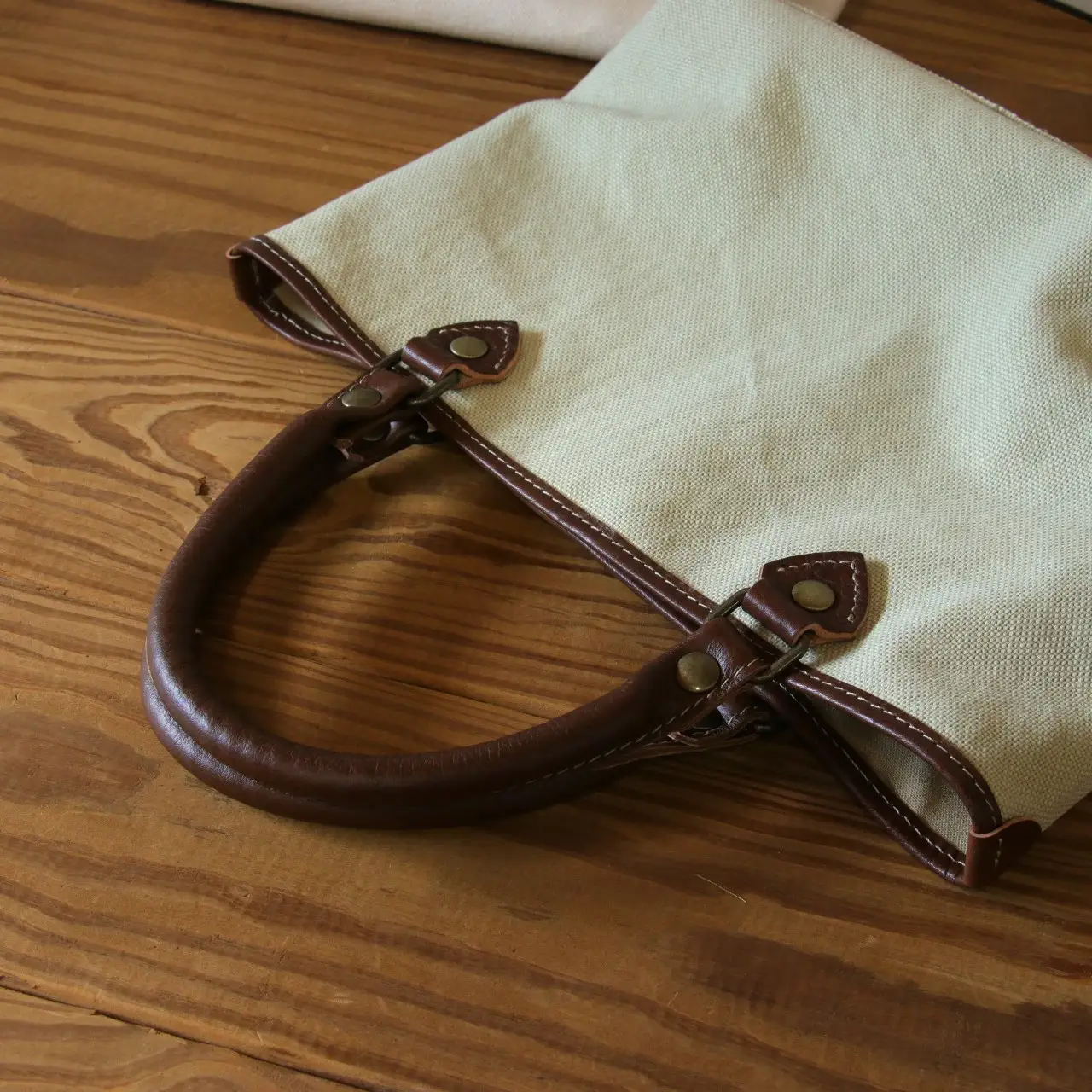 【サンドベージュ】MT-03 帆布×革 クラシカルな雰囲気のミニトートバッグ 