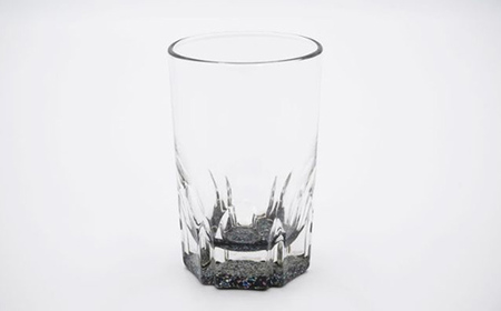 螺鈿ガラスショット（黒・朱セット） 貝ちらし 高岡漆器 グラス 酒器 杯 盃 セット 民芸品 工芸品 食器 コップ  FAD-0034