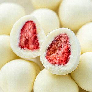 フリーズドライ苺チョコ 600g 300gx2袋 4月～10月発送 チョコレート チョコ スイーツ お菓子 おかし いちご ホワイトチョコ ギフト プレゼント 兵庫県 伊丹市