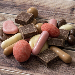 マシューチョコ 1400g 350ｇｘ４袋 4月～10月発送 チョコレート チョコ スイーツ お菓子 おかし 詰め合わせ セット 食べ比べ 約15種類 ギフト プレゼント 兵庫県 伊丹市