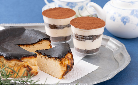 カップティラミスとバスクチーズケーキセット