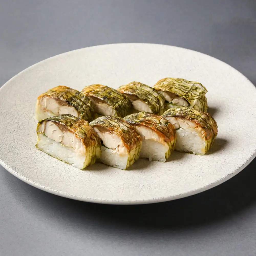 金沢まいもん寿司　6貫握りと焼き鯖棒寿司