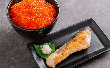 網走産　鮭いくら　親子セット（ミニ）【 ふるさと納税 人気 おすすめ ランキング 鮭 天然 さけ サケ 白鮭 シャケ サイコロ 鮭切身 さけ切身 サケ切身 シャケ切身 切身 お弁当 おかず 惣菜 お手軽 骨なし 骨抜き 先行予約 あっさり 訳あり 海鮮 オホーツク海産 冷凍 北海道 網走市 送料無料 】 ABBI010