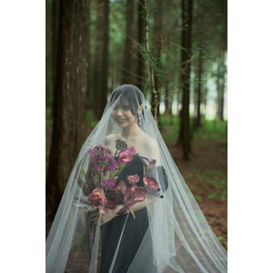 森の中のウェディングフォト