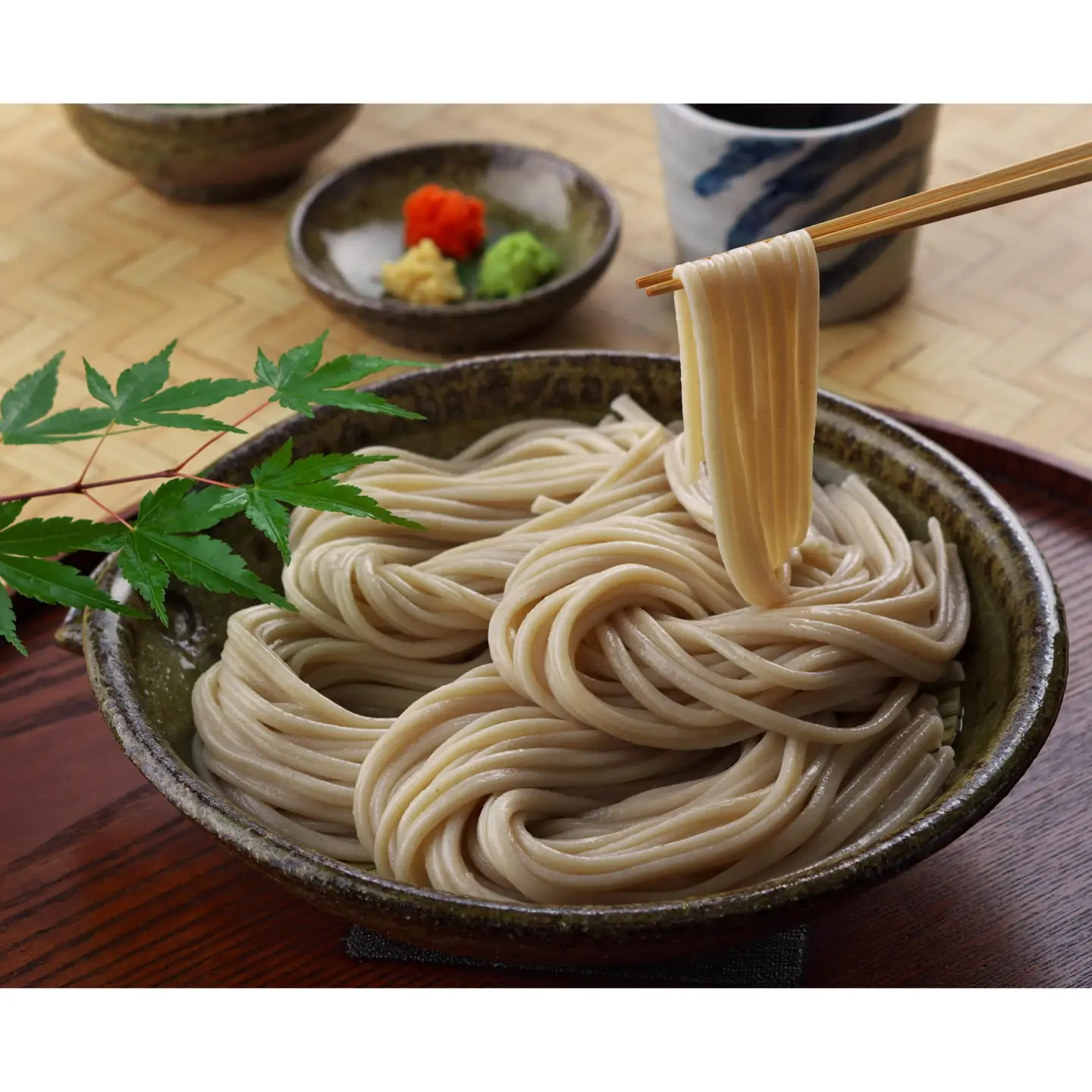 ガジロウ便 【北海道・東北・九州】 もちむぎ麺 (4人前×2箱) どら焼き (10個) もち麦使用