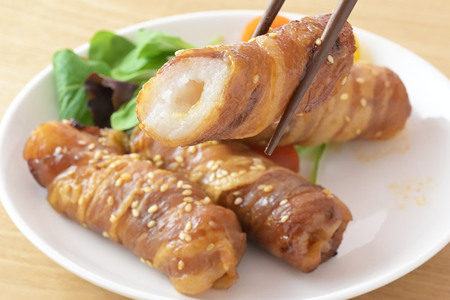 肉巻ききりたんぽ 32個（4個入×8袋） きりたんぽ 惣菜 冷凍 アウトドア