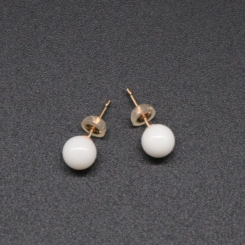 【サンゴ】白サンゴピアス