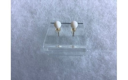 【サンゴ】白サンゴ ピアス