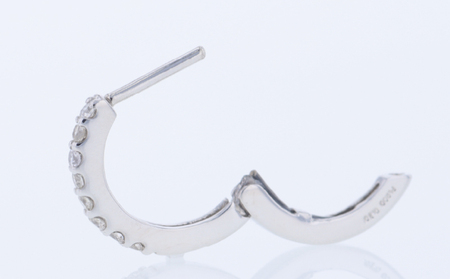 ARC-EN-CIEL PTダイヤピアス（計 0.20ct）