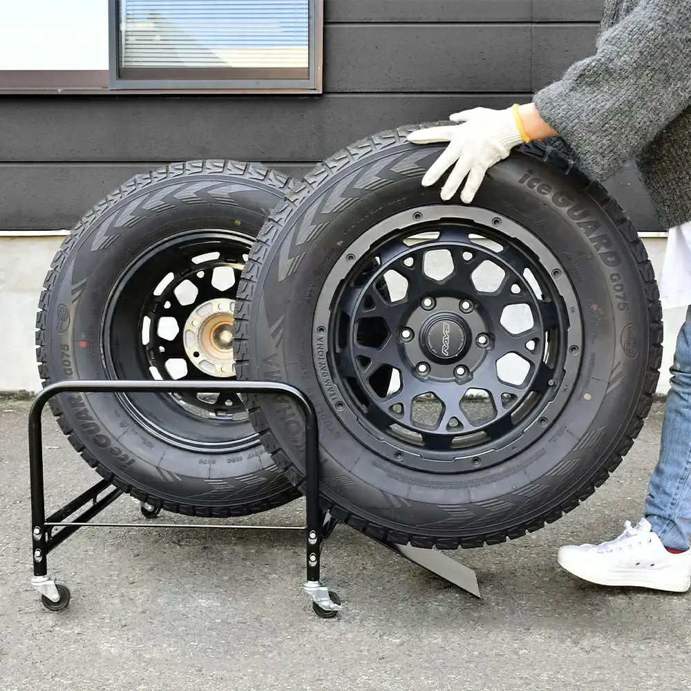 大型SUV用 タイヤラック 2個組 カバー付  | A184 足立製作所