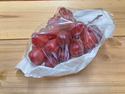 【2026年 先行予約】赤と緑にきらめく果実。マイハート1房とシャインマスカット1房