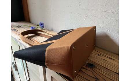 【2026年6月上旬発送開始】【 AKIRA オリジナル】【 マツコの知らない世界 で紹介されました！】職人手作り 大きなトートバッグ レディスショルダータイプ 黒×茶色帆布 A4対応 大きい 大容量 軽量 軽い 横型 日本製 キャンバス 肩掛け 通勤 通学 上質 カジュアル オシャレ シンプル レディース カバン 鞄 バック