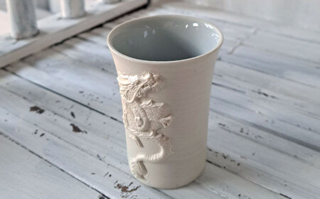 【瀬戸焼】 昇り龍 ぐい呑 青磁 【立峰陶苑】 / 酒器 カップ ぐい呑み ギフト / 瀬戸市[BBEJ002]