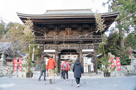 はちたび「八幡堀の魅力を歩いて体感する旅」（ピラティス×ノルディックウォーキング）【HP01W】 体験 ピラティス ウォーキング 健康 滋賀県 近江八幡市