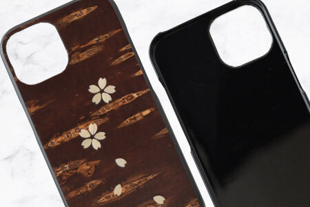 角館樺細工 《樺細工 八柳》 iPhone 15 ケース （桜） 角館工芸協同組合