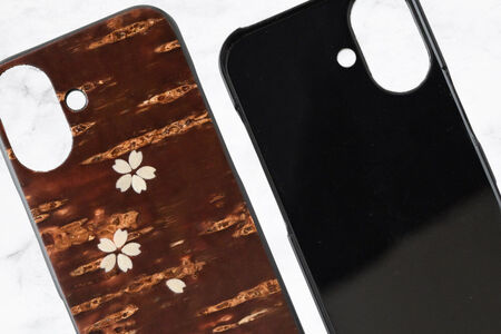 角館樺細工 《樺細工 八柳》 iPhone 16 ケース （桜） 角館工芸協同組合