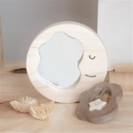 ひのきのおもちゃIKONIH(アイコニー)の知育玩具　はじめてミラーラトル【1450428】