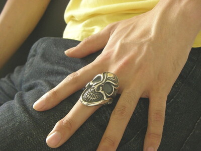 The skull of twofacedness ring