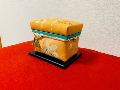 【限定１品】にほんちゃばこ 黄色・装飾桐箱(水彩画風)