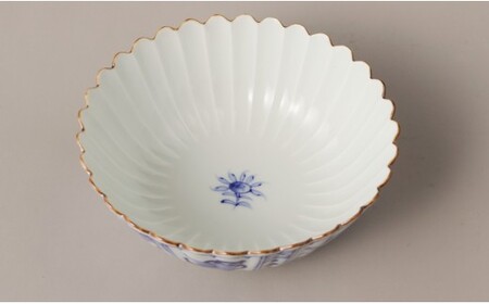 有田焼 芙蓉紋 菊割 中ボウル【鷹巣瑞光堂】食器 器 うつわ 鉢 盛鉢 ボウル サラダボウル 染付 手描き 35000円 A35-686